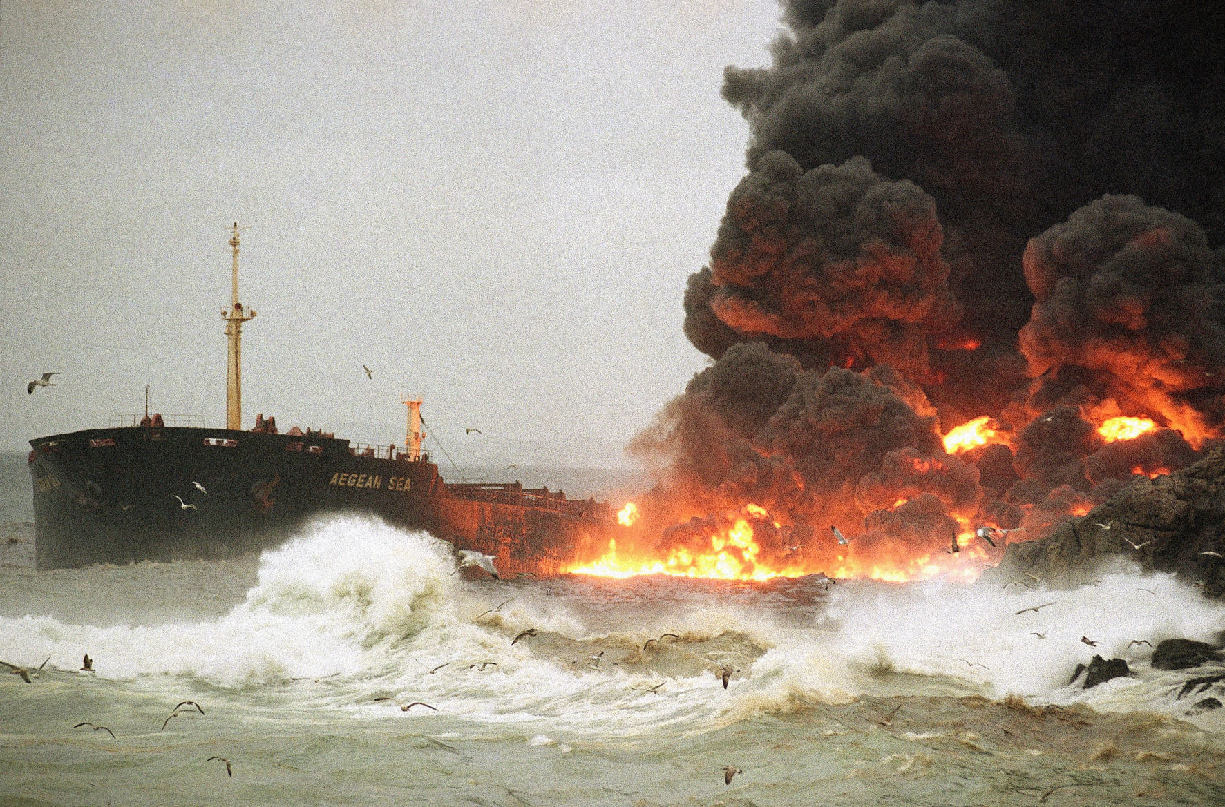 1992: Aegean Sea Tanker Oil Spill
